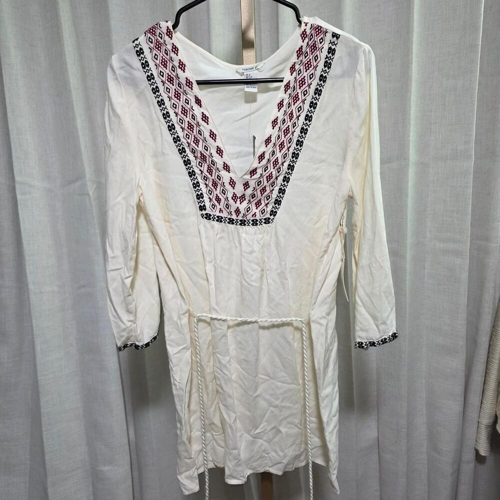 Forever-21 Women's White and Cream Dress